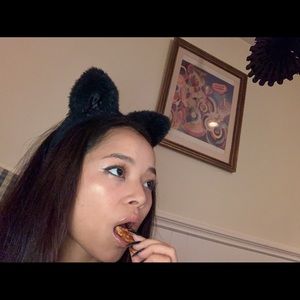 Meet your Posher, Nia